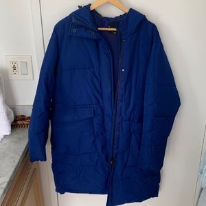 Everlane ReNew Long Puffer in Cobalt